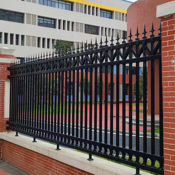 佛山幼儿园铁艺围栏厂家服务区锌钢栅栏定做项目部围栏规格
